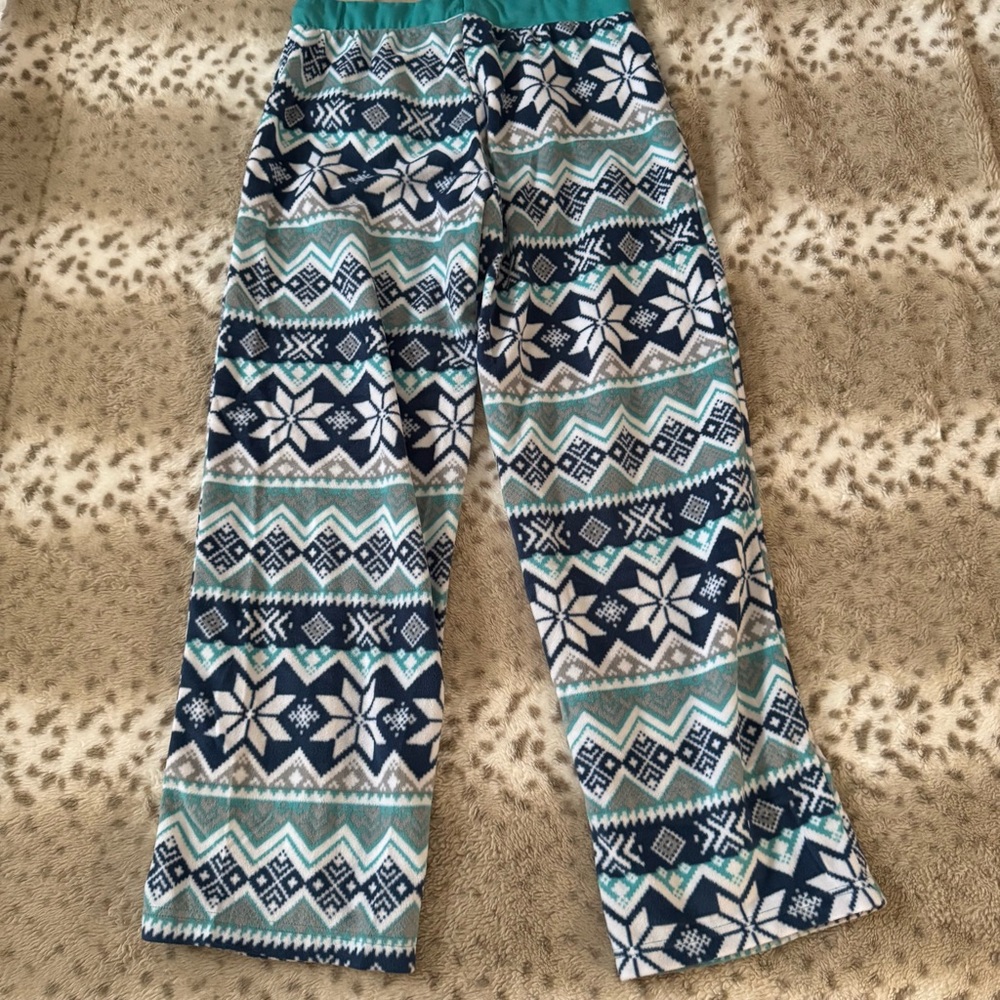 Patterned Pajama bundle - Picture 5 of 7